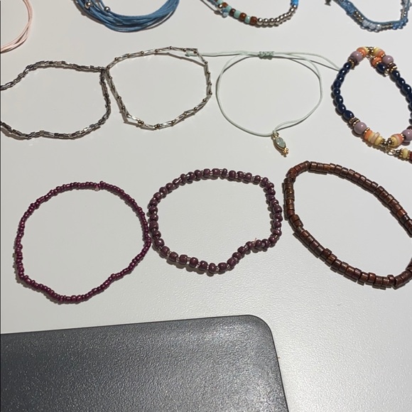 Beaded bracelets. - Picture 6 of 7